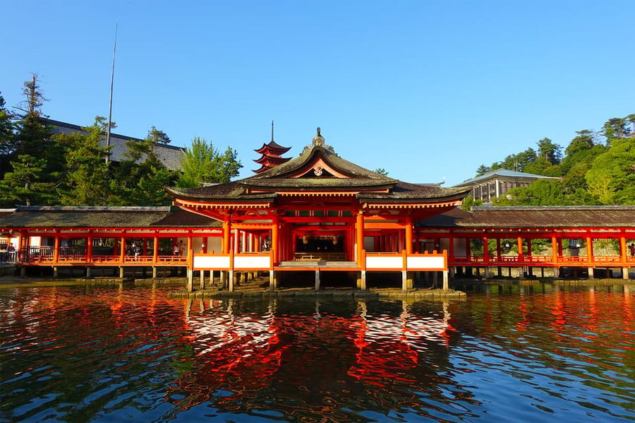 Hiroshima & Miyajima: Full-Day Private Tour & Licensed Guide - Itsukushima Shrine and the floating torii