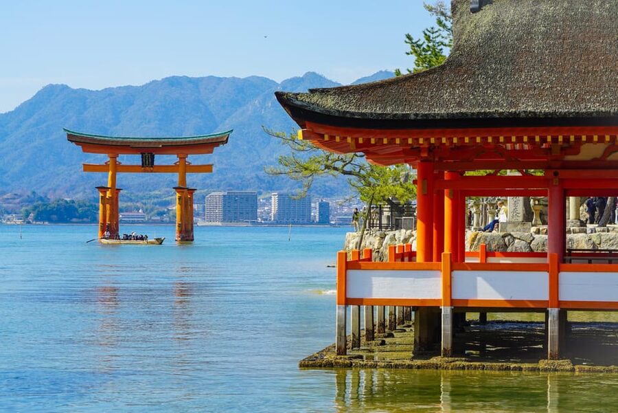 Hiroshima: Miyajima Half-day Historical Walking Tour - The O-Torii and Itsukushima Shrine