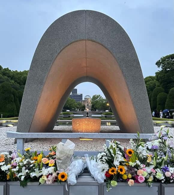 Hiroshima & Miyajima Island Private Tour: History & Culture - A private guide changes the pace