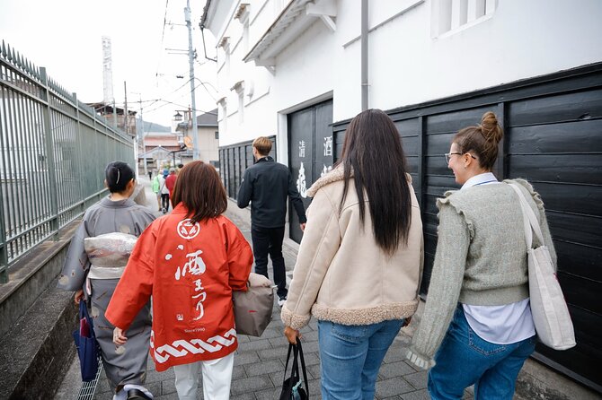 Hiroshima Saijo Sake Tasting Tour with visit to 7 Breweries - A useful pause at the Saijo tourism center