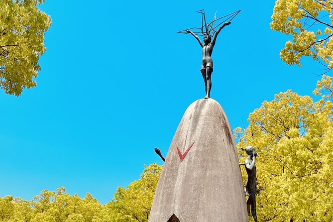 Hiroshima Walking Tour Why A Bomb was dropped to Hiroshima - Hiroshima Gokoku Shrine and the city before 1945