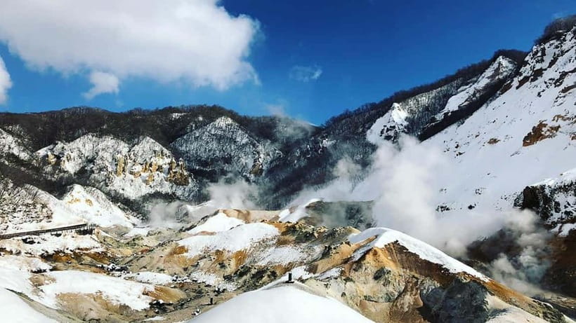 Hokkaido Seasonal: Lake Toya & Noboribetsu Jigokudani Valley - The optional snowmobile ride