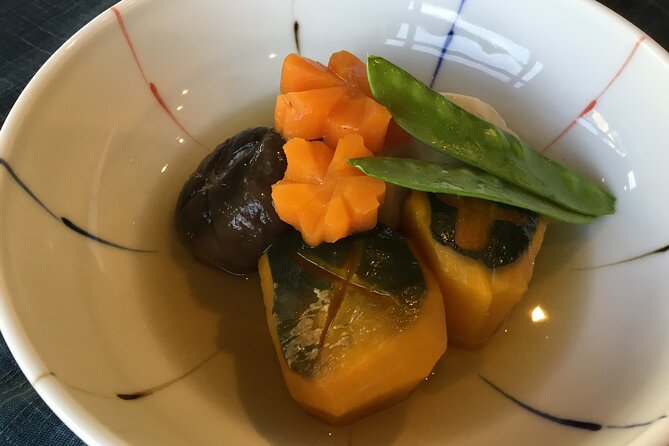 Izakaya Style Cooking Class - Chopping, stirring, and making several dishes