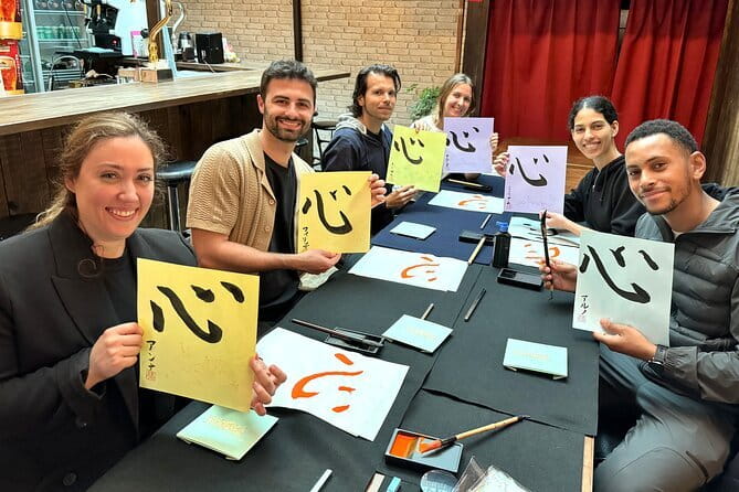 Japanese Calligraphy - Shodo - Lesson (near Kyoto Station) - Making a scroll you can pack in your suitcase