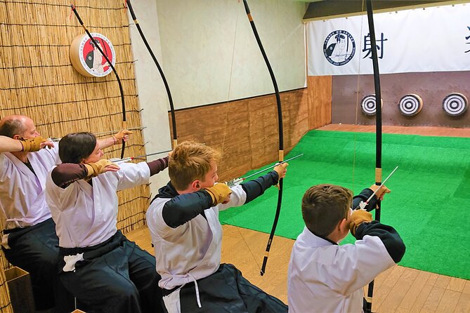 Japanesel Archery Experience HIROSHIMA CASTLE SHARAKU - Learning Why the Bow Does Not Aim Like You Expect