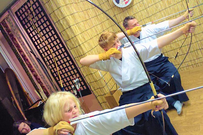 Japanesel Archery Experience HIROSHIMA CASTLE SHARAKU - The Demonstration and First Practice Shots