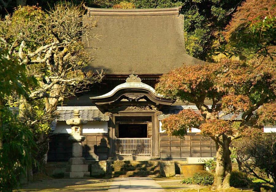 Kamakura: A Journey Through Medieval Japan - Walking, weather, and practical planning