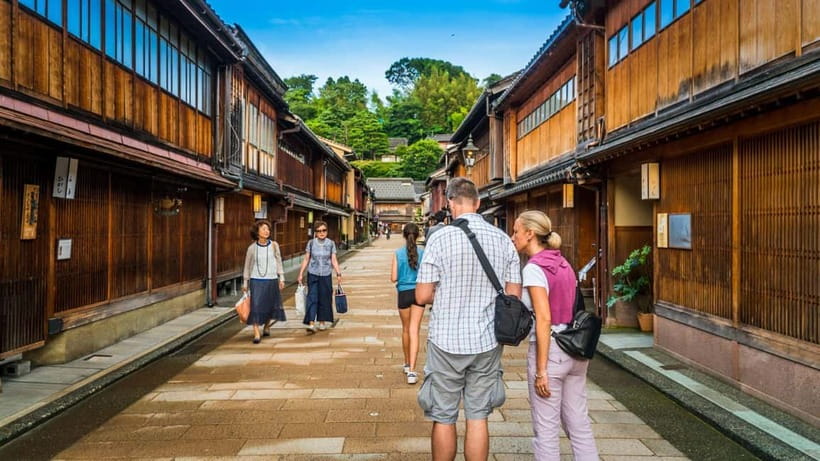 Kanazawa: City Highlights & Hidden Gems Private Walking Tour - Nagamachi and the samurai past