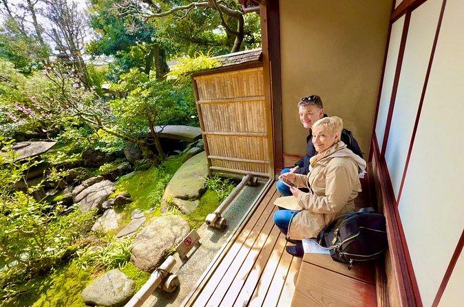 Kanazawa Full Day Private Tour to Top Highlights with Local Guide - Gyokusen-immaru Garden inside the castle grounds