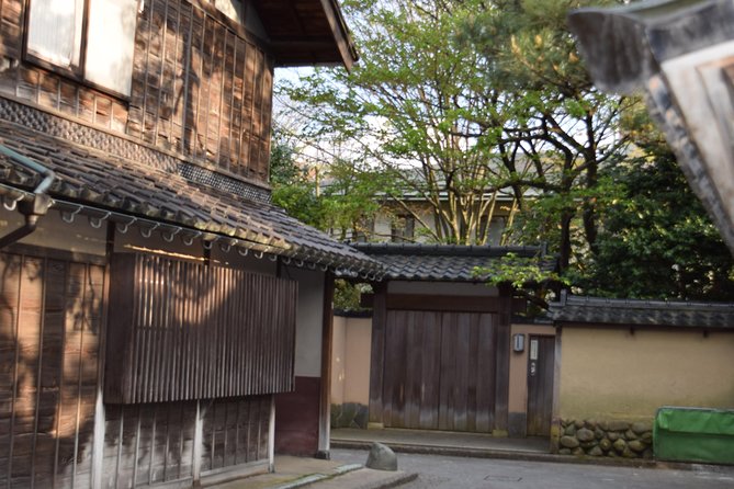 Kanazawa Full-Day Tour Private & Personalized with a Local Guide - Temple district: quiet lanes and spiritual Kanazawa