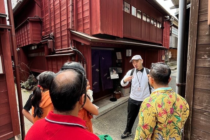 Kanazawa Half Day E-bike Tour - What the guides add to the ride