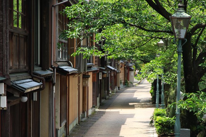 Kanazawa Half Day Tour (Private Guide) - Higashi Chaya: tea houses, geiko culture, and back streets