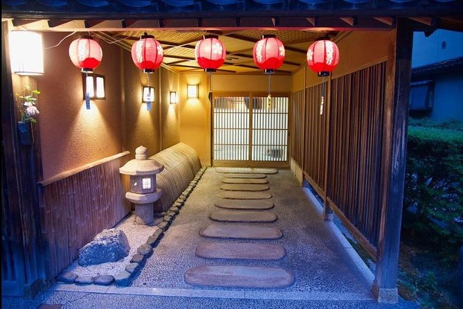 Kanazawa Night Tour with Local Meal and Drinks - Who will enjoy this Kanazawa night tour?