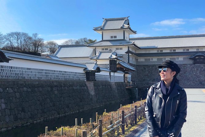 Kanazawa Private Tour with a Local – Highlights & Hidden Gems - Tasting Kanazawa at Omicho Market