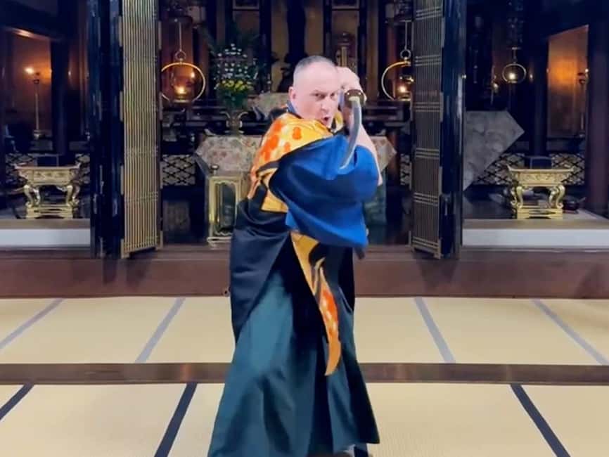 Kanazawa: Samurai Swordsmanship Lesson at a rented temple - Meeting Shin in Kanazawa’s old samurai quarter