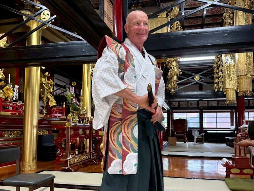 Kanazawa: Samurai Swordsmanship Lesson at a rented temple - Thirty minutes of guided swordsmanship