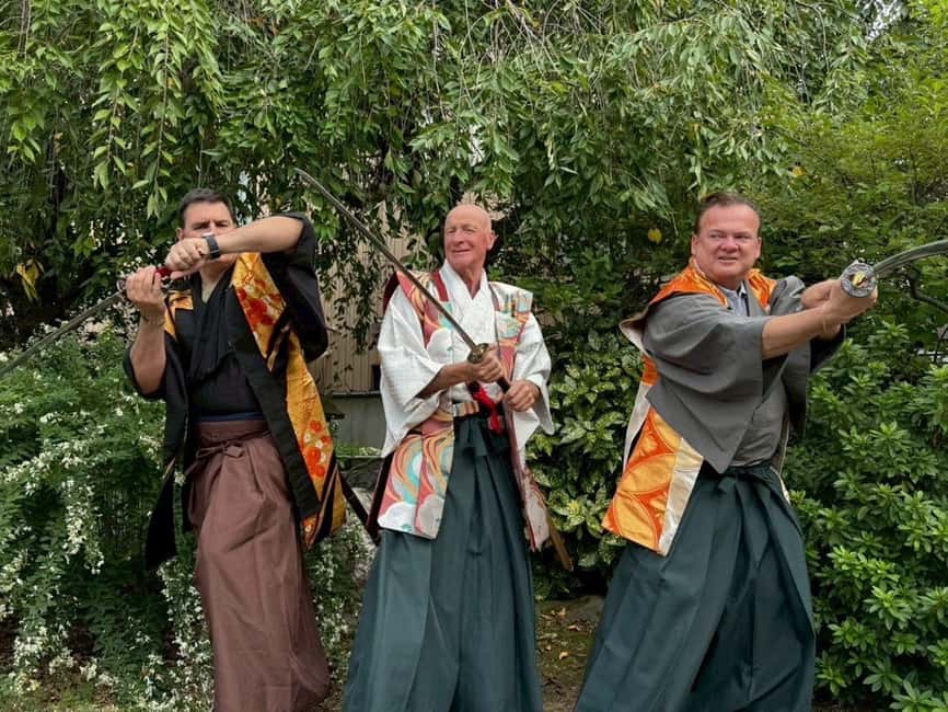 Kanazawa: Samurai Swordsmanship Lesson at a rented temple - Who will enjoy this most