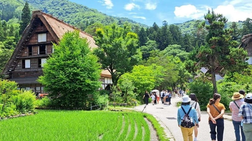 Kanazawa/Takayama: Shirakawago & Takayama Private Day Tour - Takayama’s old streets, food, and local shopping