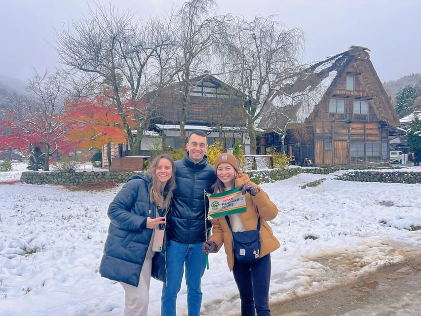 Kanazawa: World Heritage Shirakawa-go & Two Local Experience - Gold leaf in Kanazawa’s Higashi Chaya District