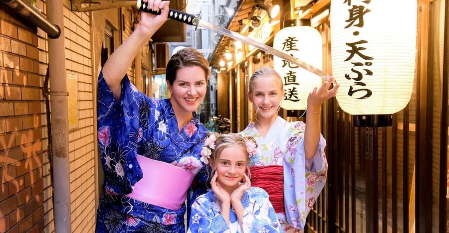 Kimono photoshoot-Includes 100 photo data - The outdoor route gives the pictures a sense of place