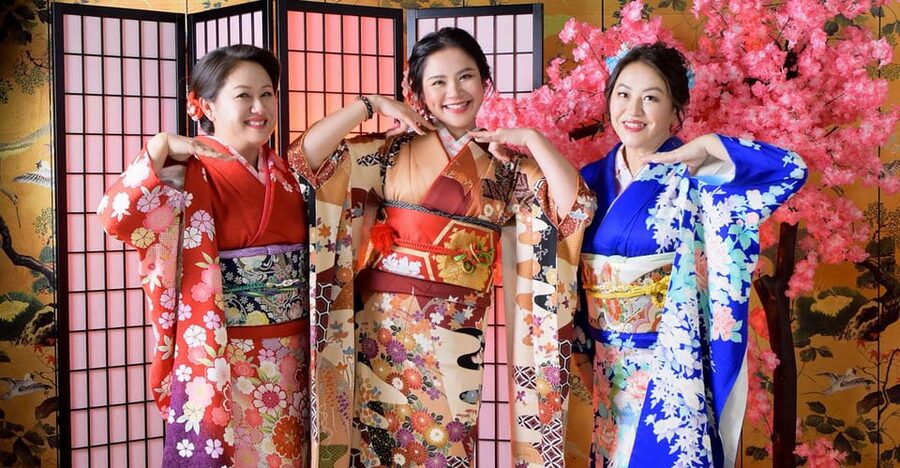Kimono photoshoot-Includes 100 photo data - Value at $96 per person