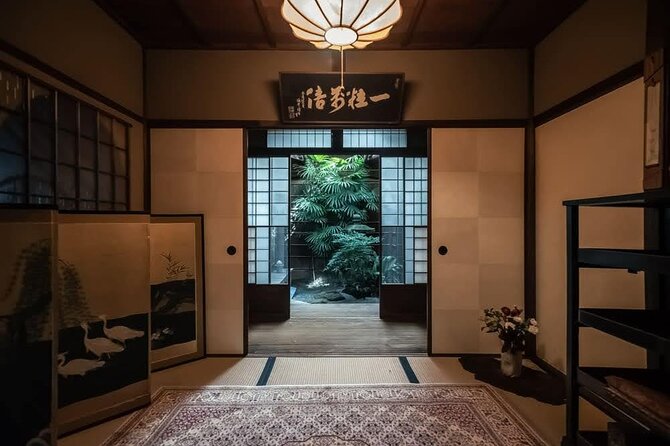 Kimono Tea Ceremony at Kyoto Maikoya, Karasuma Shijo - Choosing a kimono at Maikoya Karasuma Shijo