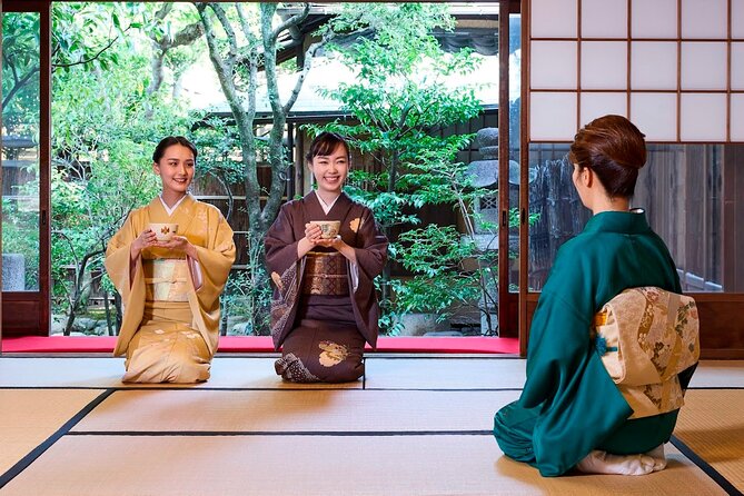 Kimono Tea Ceremony at Kyoto Maikoya, Karasuma Shijo - Making your own bowl of matcha