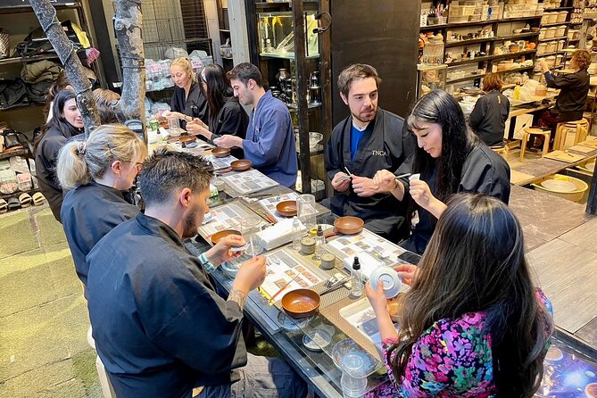 Kintsugi Experience: Art of Golden Joinery in Tokyo - Putting on the samue and meeting the instructor