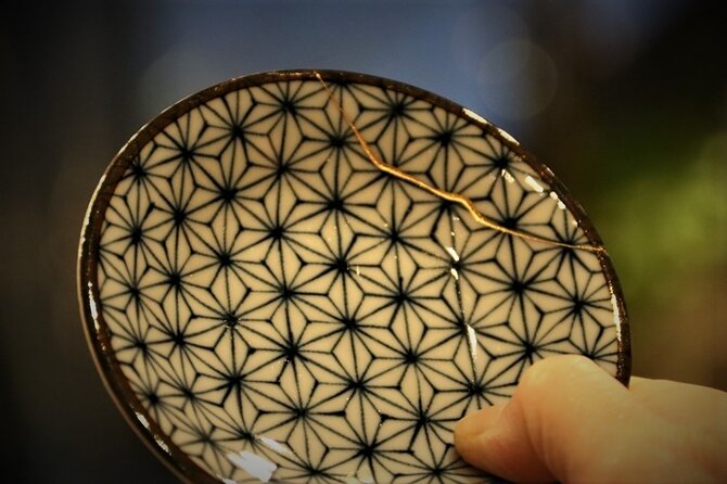 Kintsugi Experience: Art of Golden Joinery in Tokyo - Learning the idea behind the golden joins