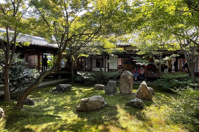 Kiyomizu Temple and Backstreets of Gion, Half Day Group Tour - Sannenzaka, Ninenzaka, and the old streets below