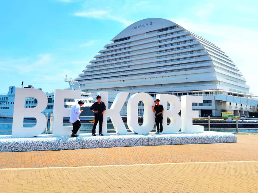 Kobe: Kobe City Highlights Guided Tour - Shrine, Port, Tower - Meeting at the torii gate of Ikuta Shrine