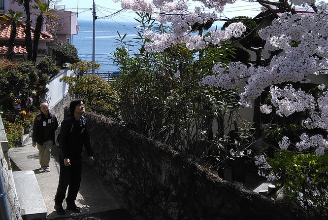 KOBE, SHIOYA, a quaint fishing town walking tour - Snacks, drinks, and conversations with residents