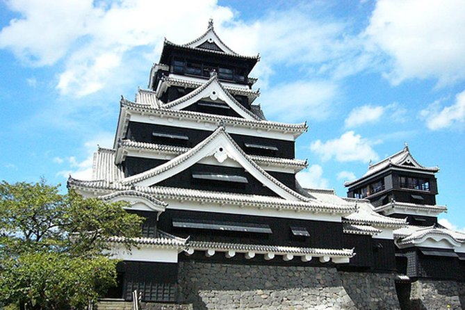 Kumamoto Full-Day Private Tour with Government-Licensed Guide - Suizenji Garden: a slower hour beside the castle