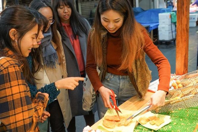 Kuromon Market Food Walking Tour in Osaka (6 stops, 6 tastes) - Why the Small Group Matters