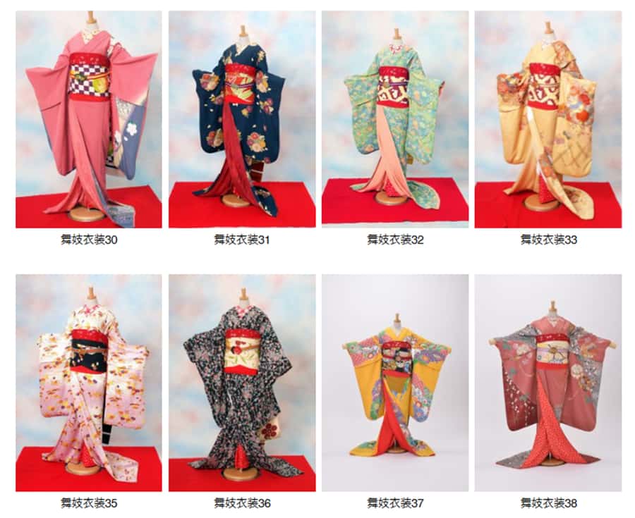Kyoto: 2-Hour Maiko Makeover and Photo Studio Shoot - Choosing a maiko kimono with seasonal meaning