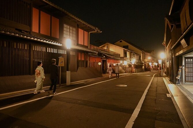 Kyoto 5-Star Geisha Night Walk: Small-Group Authentic Experience - A lesser-known geisha street before Pontocho