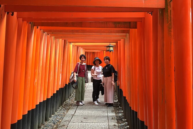 Kyoto 6h Private Tour Fushimi Inari, Kiyomizu, Gion & Hidden Gems - Fushimi Inari and the first torii gates