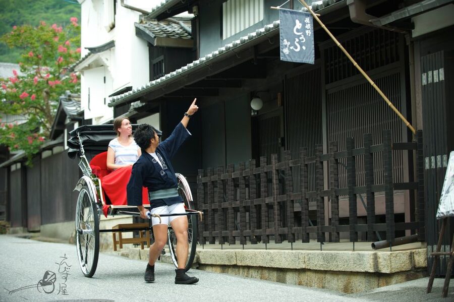 Kyoto: Arashiyama Customized Rickshaw Tour & Bamboo Forest - Why the Rickshaw Works So Well in Arashiyama