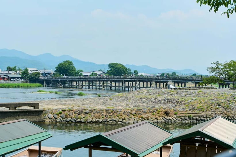 Kyoto: Arashiyama UNESCO Walking Tour with Admission - What the guides add to the experience