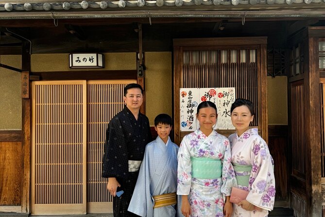 Kyoto Custom Private Car Tour with Local Guide - Why a private car helps in spread-out Kyoto