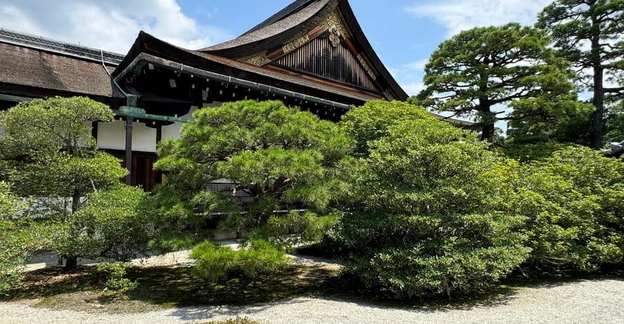Kyoto: Discover Every Bit of Kyoto Imperial Palace - Gardens That Slow the Pace