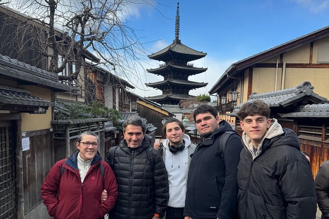 Kyoto Early Bird English Tour: Fushimi Inari & Gion(Private opt) - Fushimi Inari before the crowds