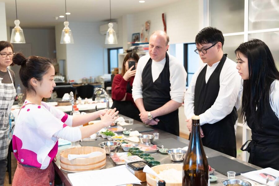Kyoto: Enjoy Sushi & Market Tour! Best for Family & Couple! - Booking and cancellation details
