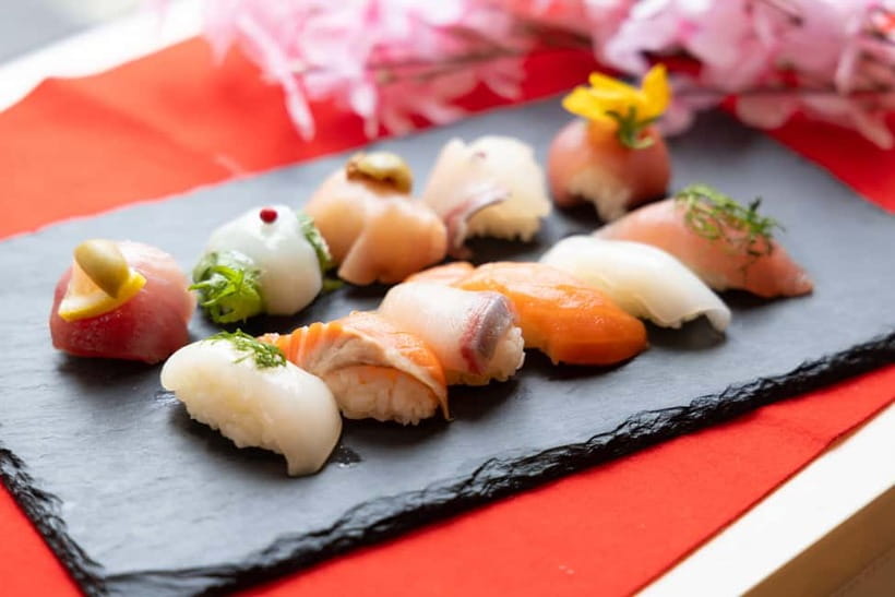 Kyoto: Enjoy Sushi & Market Tour! Best for Family & Couple! - Nishiki Market and the fish-cutting lesson