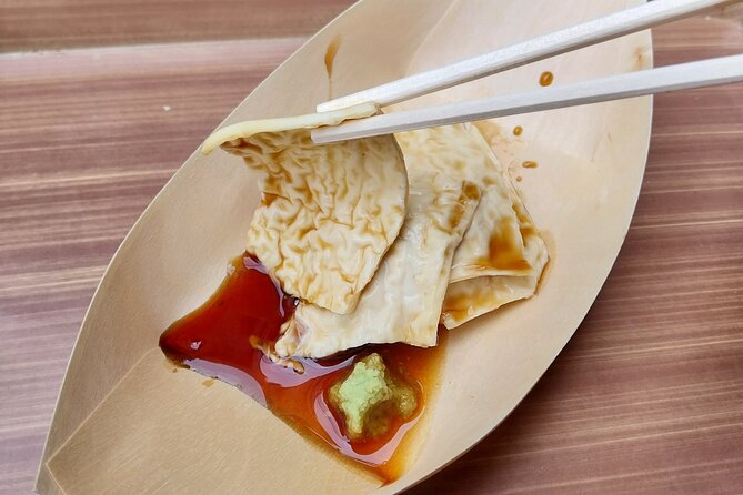 Kyoto Food Tour of 10 Tastings with Wagyu, Mochi & More Surprises - Communication and guide style matter