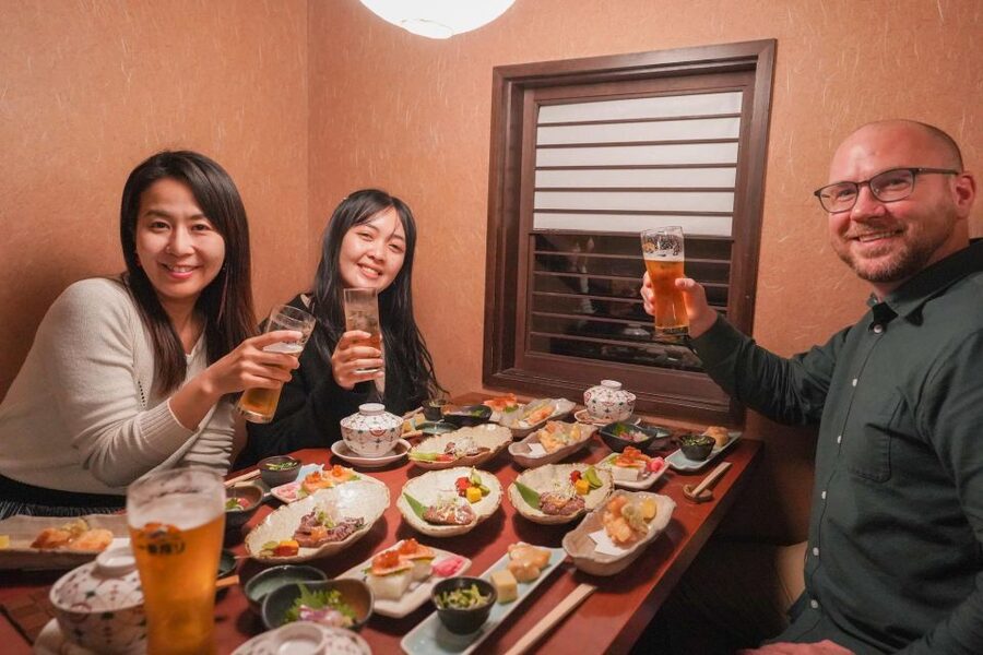 Kyoto: Foodie Night Tour in Gion with 9 dishes + 6 Sake - Six sake tastings, with a small catch