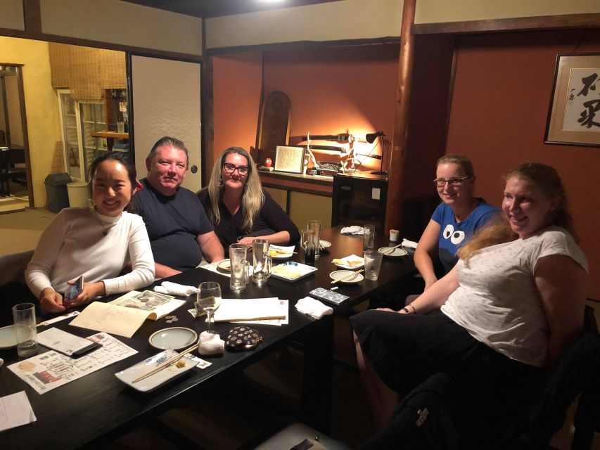 Kyoto: Foodie Night Tour in Gion with 9 dishes + 6 Sake - A traditional cafe and Kyoto dessert