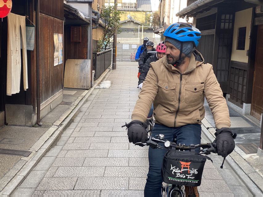 Kyoto: Full-Day City Highlights Bike Tour with Light Lunch - Arashiyama Bamboo Grove: a calm start with a crowd factor