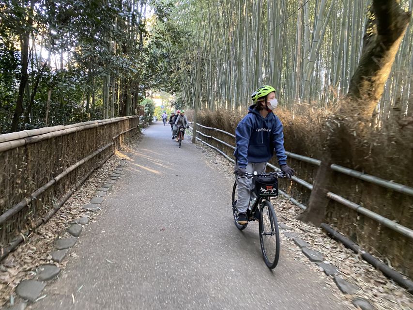 Kyoto: Full-Day City Highlights Bike Tour with Light Lunch - Lunch arrives at the right moment
