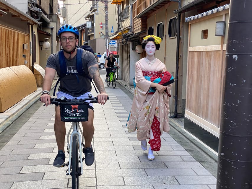 Kyoto: Full-Day City Highlights Bike Tour with Light Lunch - Fushimi Inari: vermilion gates and fox guardians
